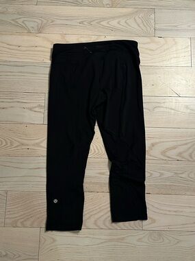 lululemon athletica Black Cropped Performance Leggings